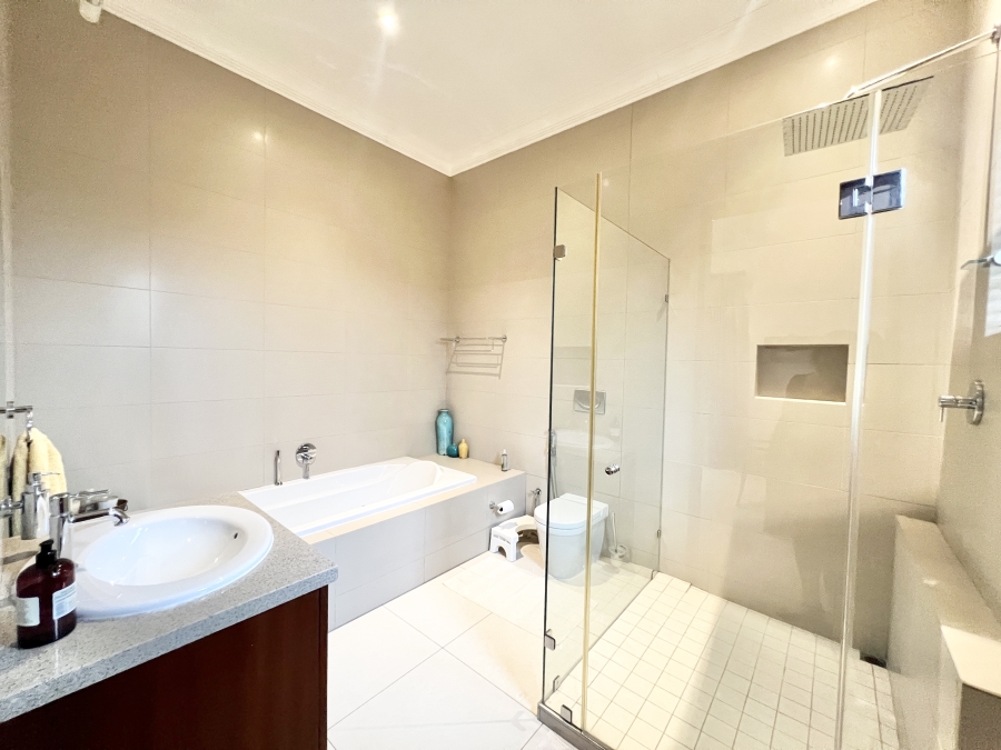 4 Bedroom Property for Sale in Blue Valley Golf Estate Gauteng