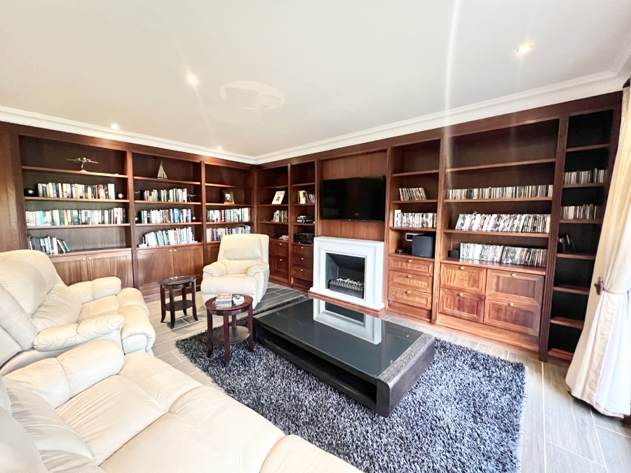 4 Bedroom Property for Sale in Blue Valley Golf Estate Gauteng