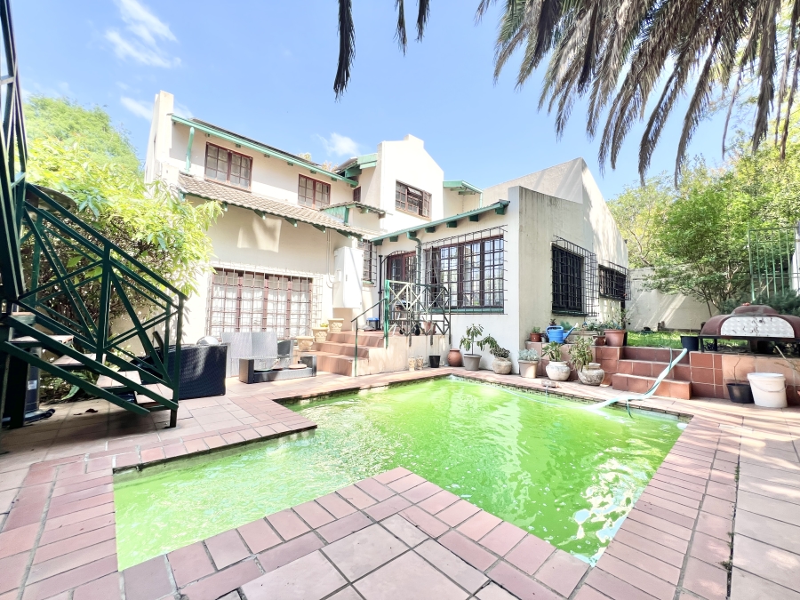 6 Bedroom Property for Sale in North Riding AH Gauteng