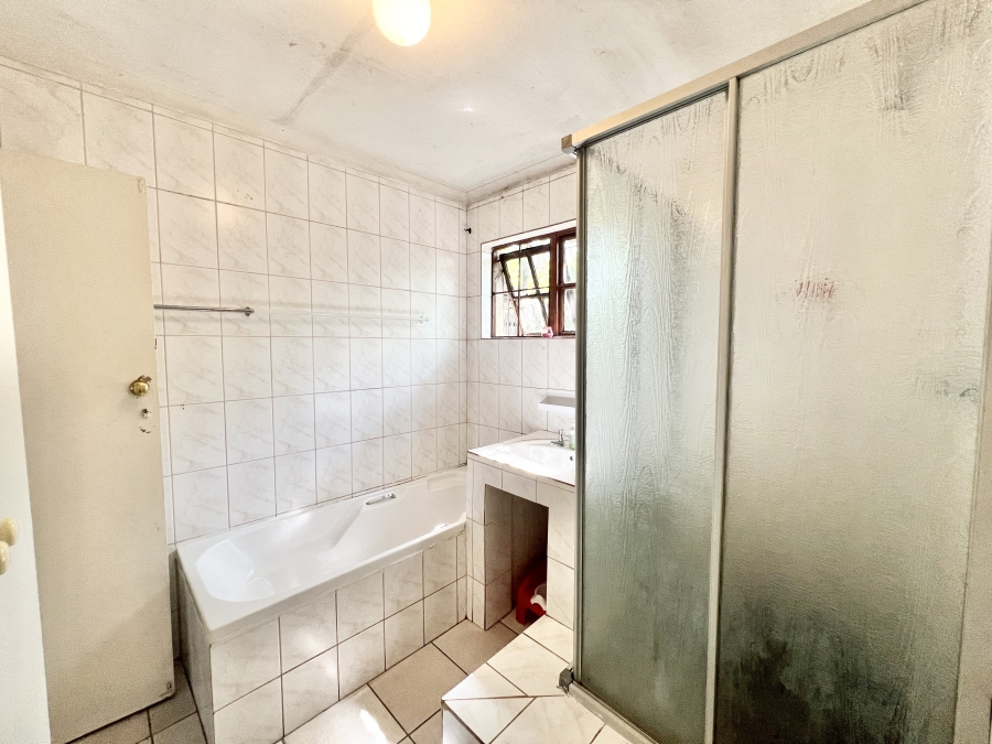 6 Bedroom Property for Sale in North Riding AH Gauteng