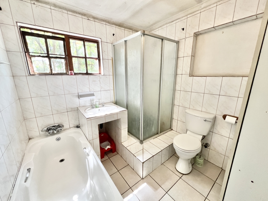 6 Bedroom Property for Sale in North Riding AH Gauteng