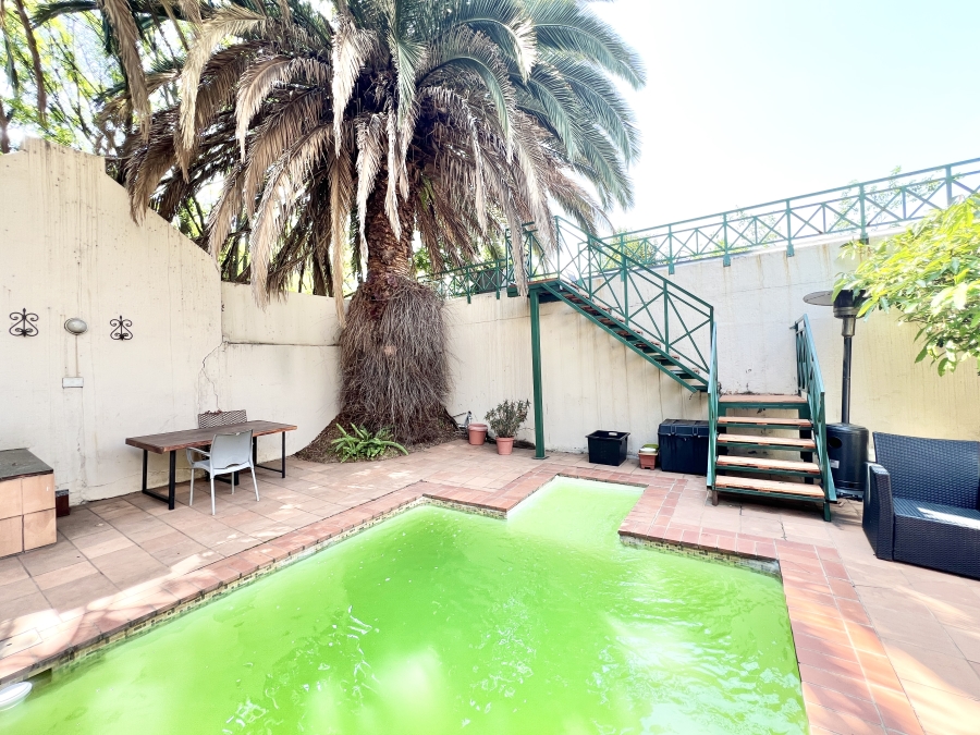 6 Bedroom Property for Sale in North Riding AH Gauteng