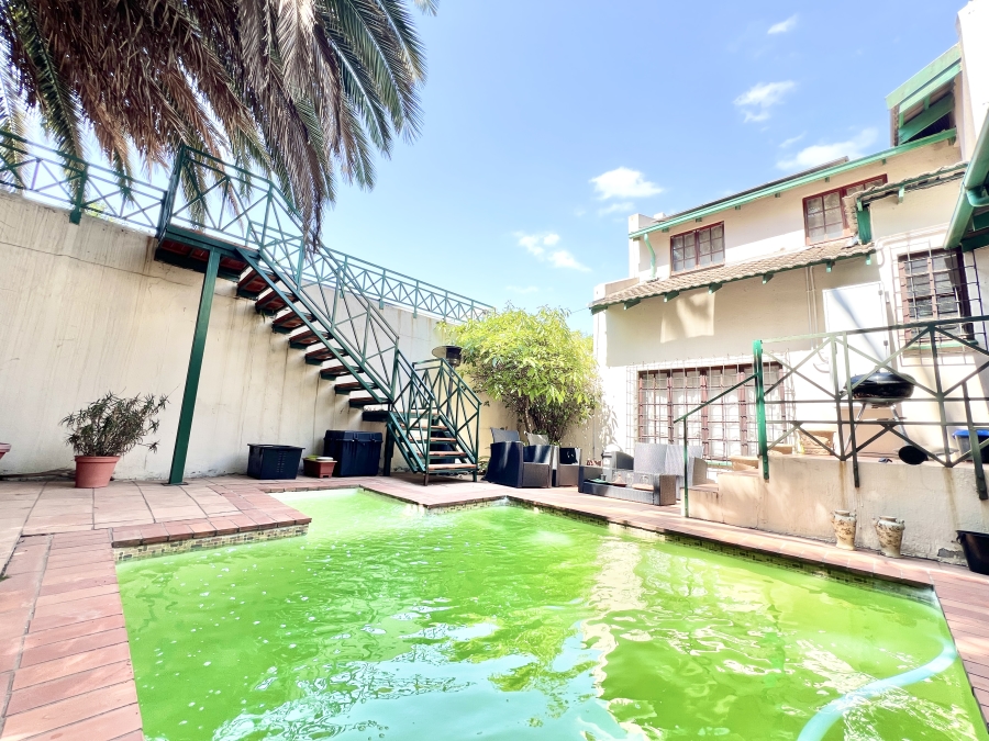 6 Bedroom Property for Sale in North Riding AH Gauteng