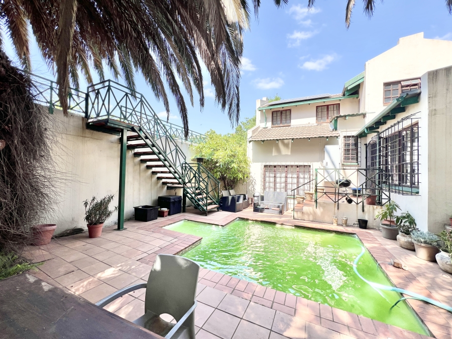 6 Bedroom Property for Sale in North Riding AH Gauteng