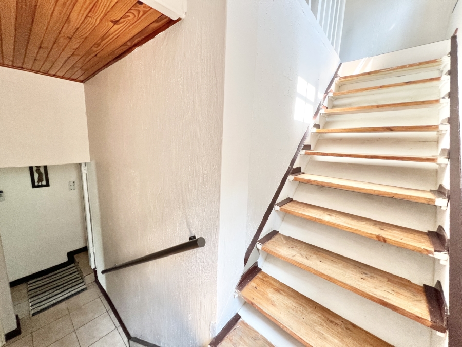 6 Bedroom Property for Sale in North Riding AH Gauteng