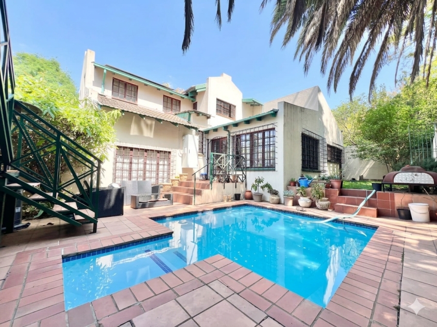 6 Bedroom Property for Sale in North Riding AH Gauteng