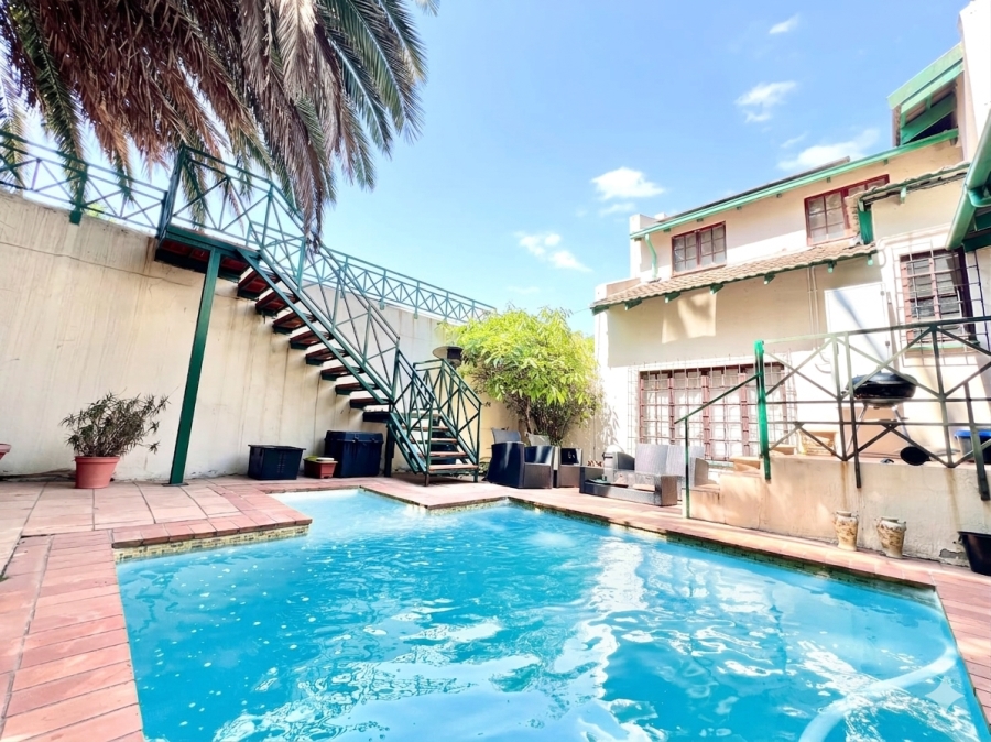 6 Bedroom Property for Sale in North Riding AH Gauteng