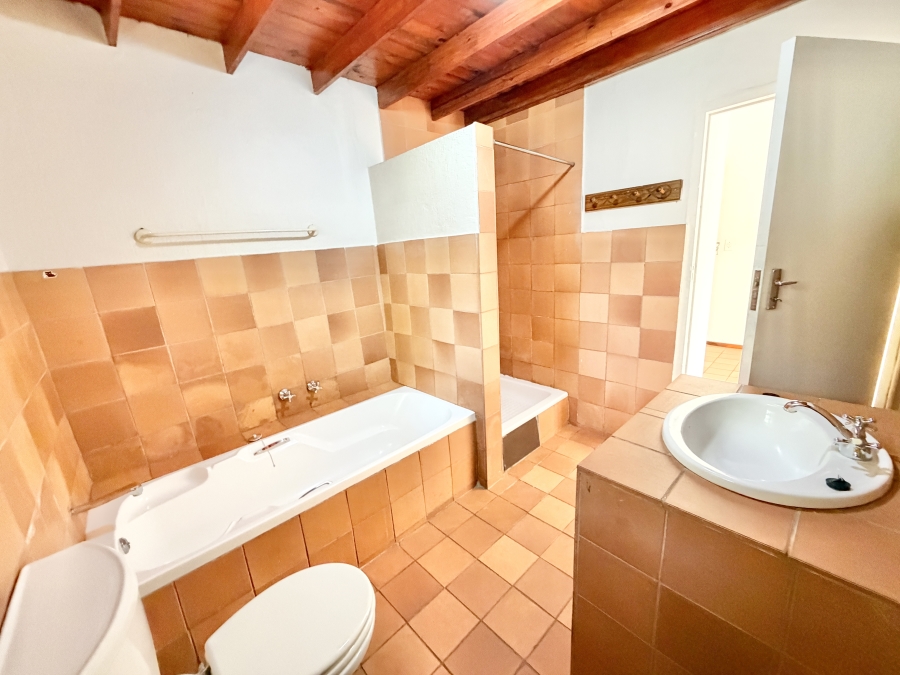 6 Bedroom Property for Sale in North Riding AH Gauteng