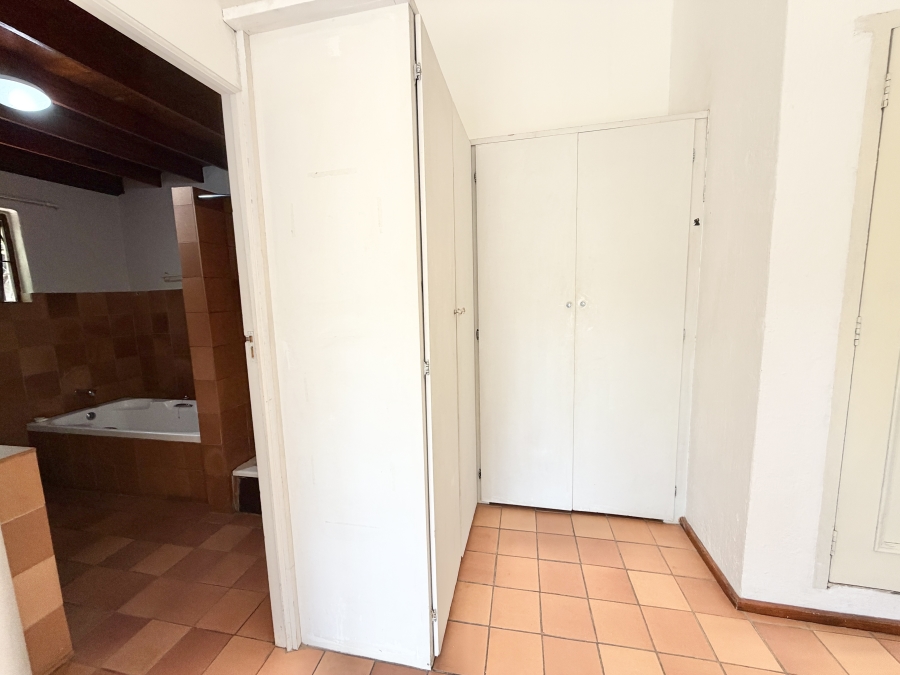 6 Bedroom Property for Sale in North Riding AH Gauteng