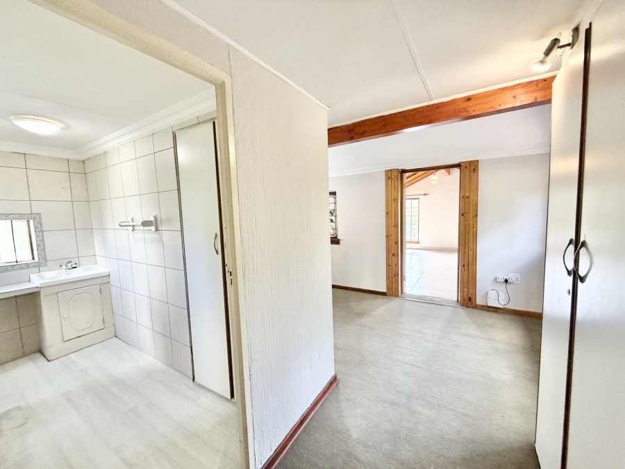 6 Bedroom Property for Sale in North Riding AH Gauteng