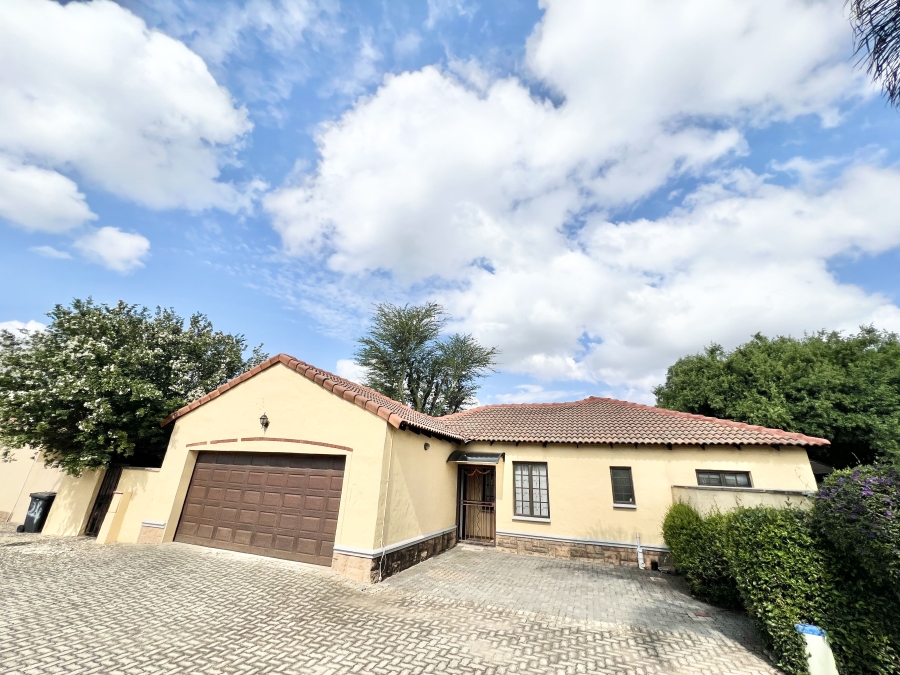 3 Bedroom Property for Sale in Noordwyk Gauteng