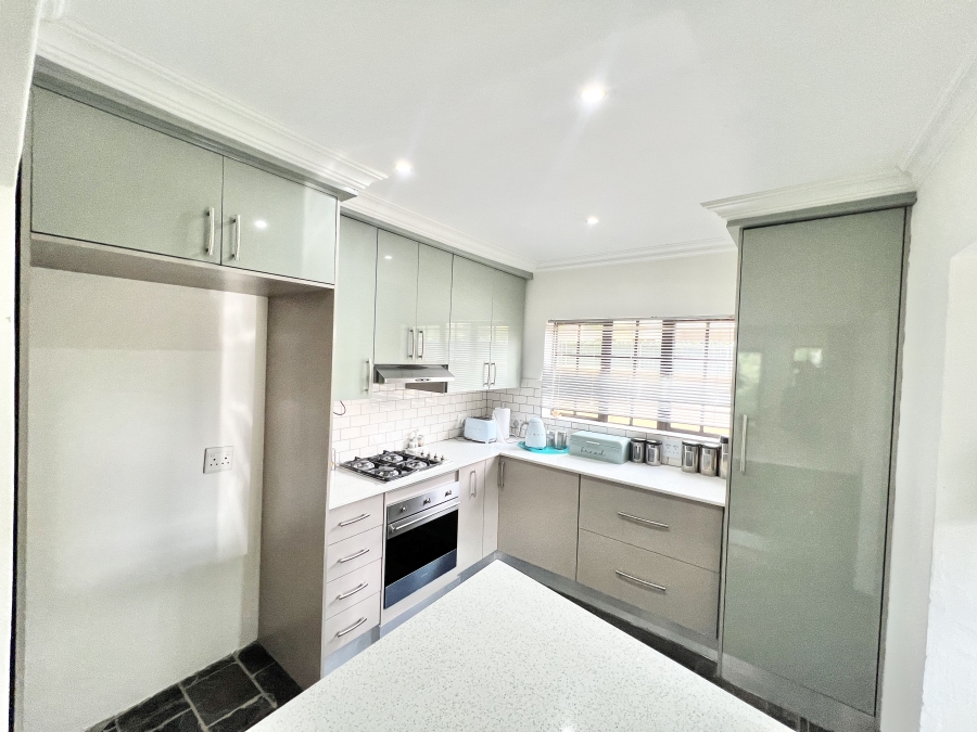 3 Bedroom Property for Sale in Noordwyk Gauteng