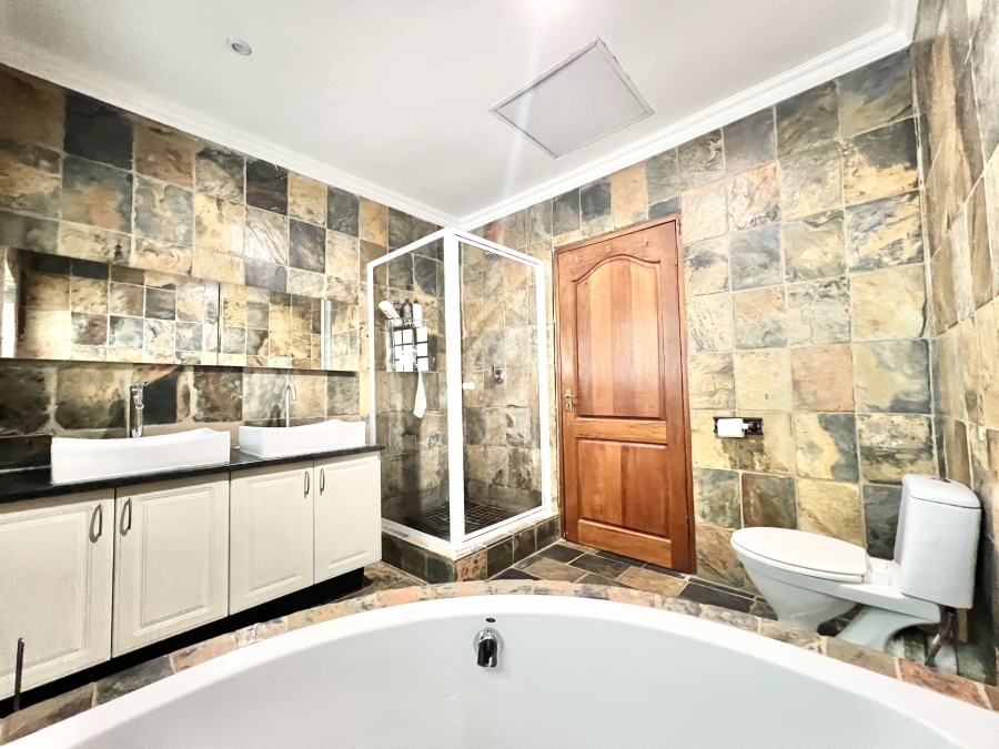 3 Bedroom Property for Sale in Noordwyk Gauteng