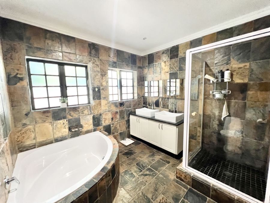 3 Bedroom Property for Sale in Noordwyk Gauteng