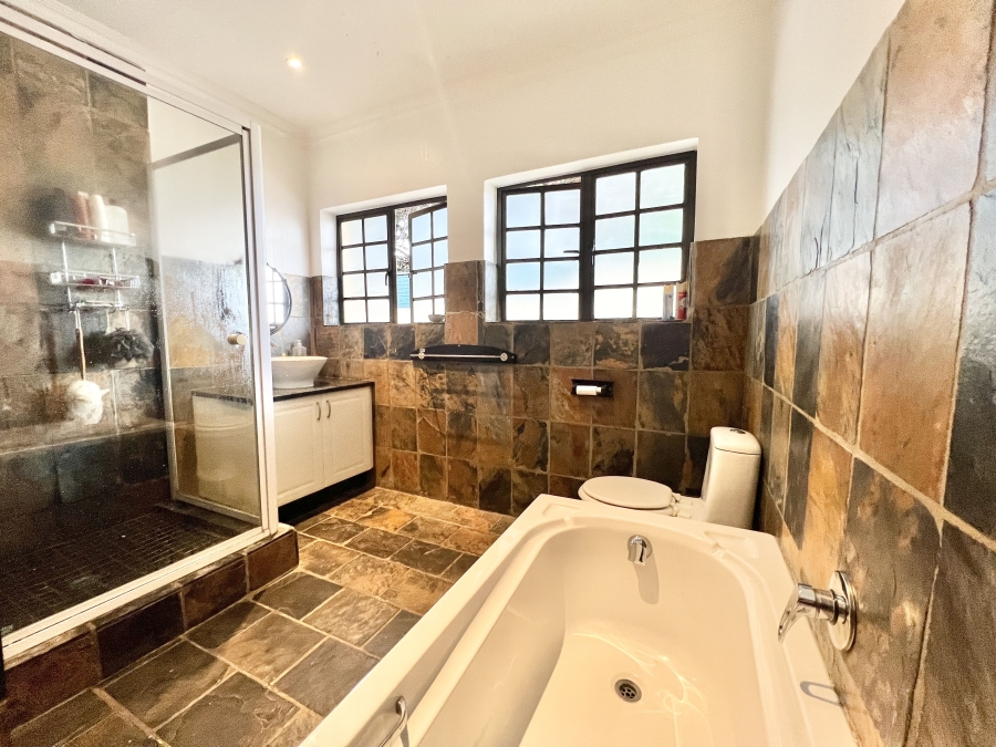3 Bedroom Property for Sale in Noordwyk Gauteng