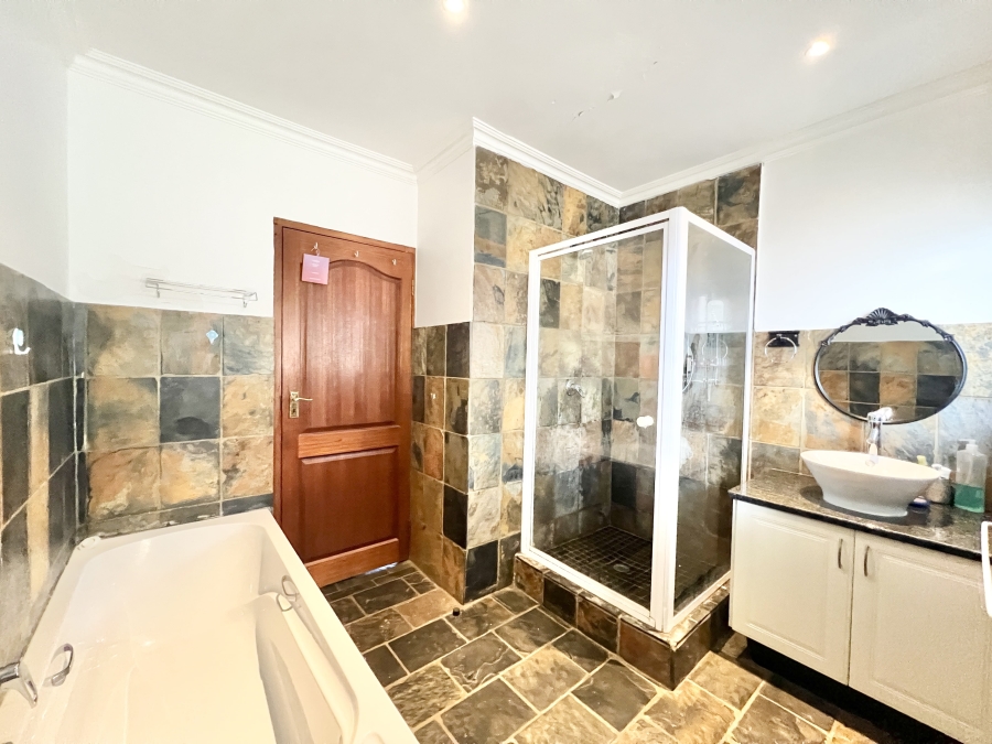 3 Bedroom Property for Sale in Noordwyk Gauteng