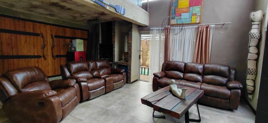 2 Bedroom Property for Sale in Florida Park Gauteng