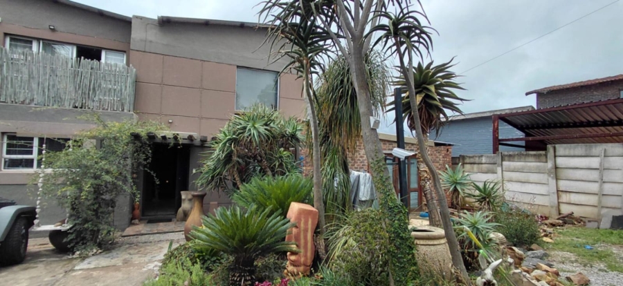 2 Bedroom Property for Sale in Florida Park Gauteng