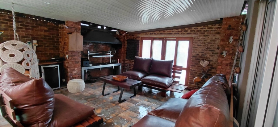 2 Bedroom Property for Sale in Florida Park Gauteng