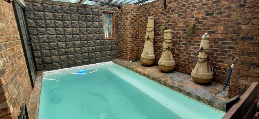 2 Bedroom Property for Sale in Florida Park Gauteng