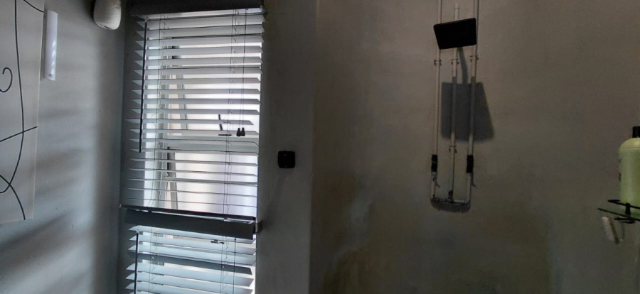 2 Bedroom Property for Sale in Florida Park Gauteng