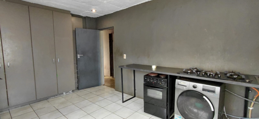 2 Bedroom Property for Sale in Florida Park Gauteng