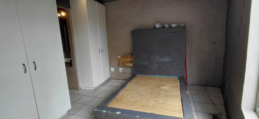 2 Bedroom Property for Sale in Florida Park Gauteng