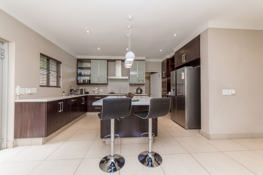 To Let 4 Bedroom Property for Rent in Bryanston Gauteng