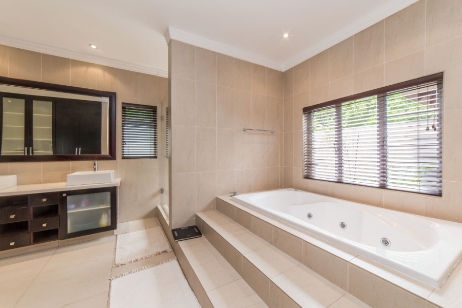 To Let 4 Bedroom Property for Rent in Bryanston Gauteng