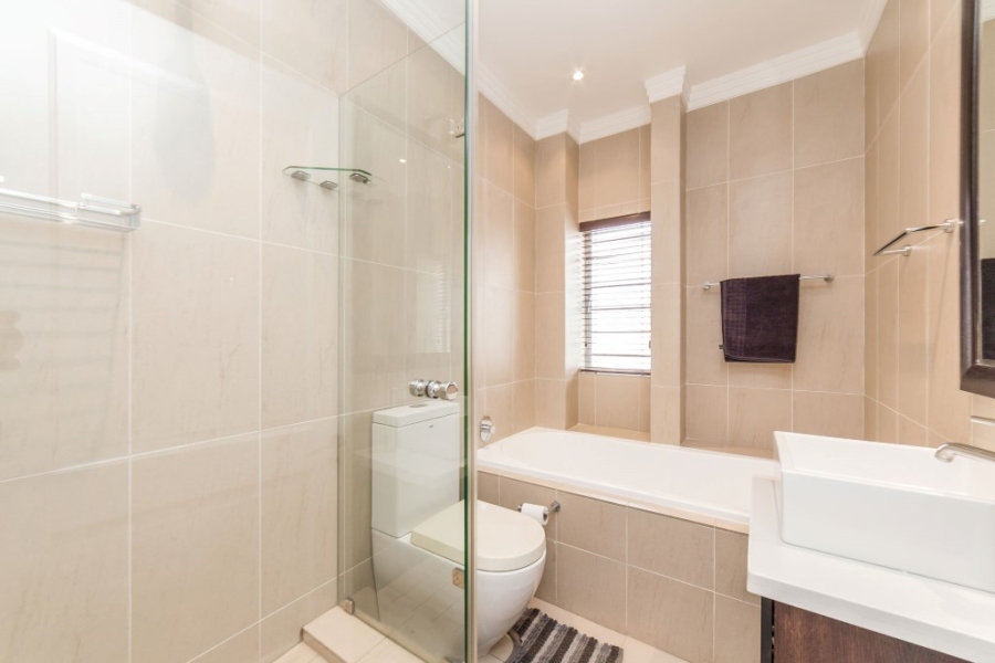 To Let 4 Bedroom Property for Rent in Bryanston Gauteng