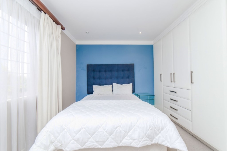 To Let 4 Bedroom Property for Rent in Bryanston Gauteng