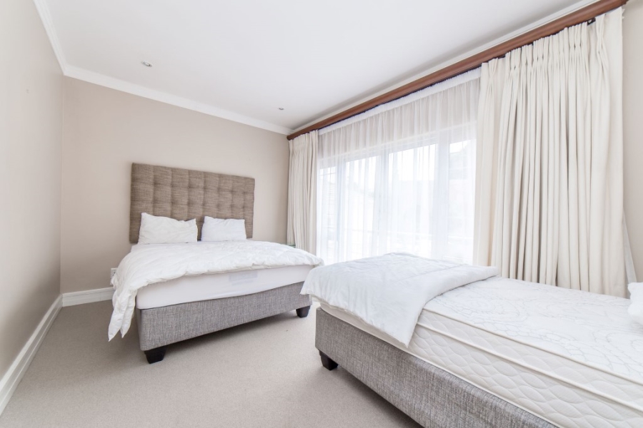 To Let 4 Bedroom Property for Rent in Bryanston Gauteng