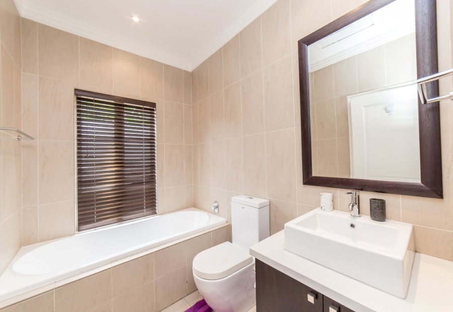 To Let 4 Bedroom Property for Rent in Bryanston Gauteng