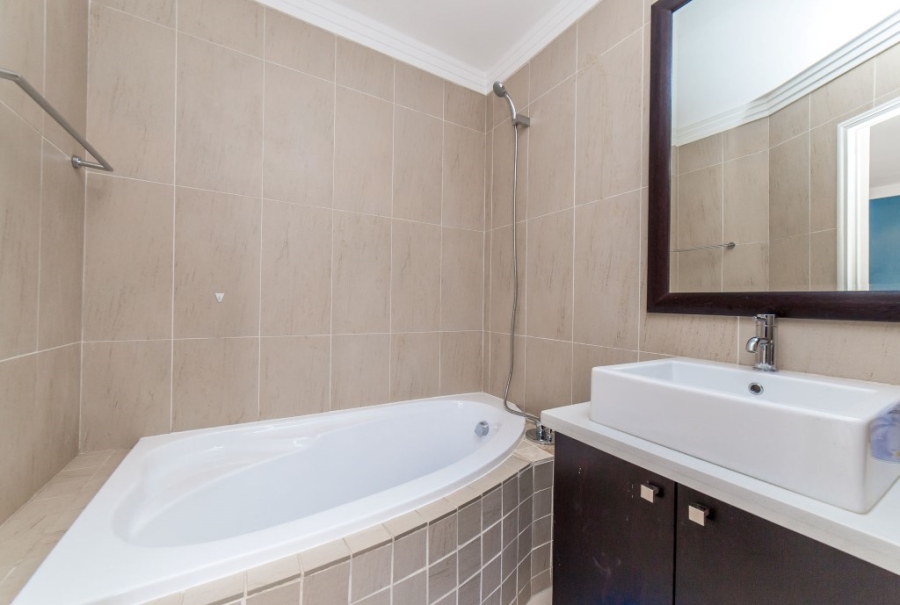 To Let 4 Bedroom Property for Rent in Bryanston Gauteng