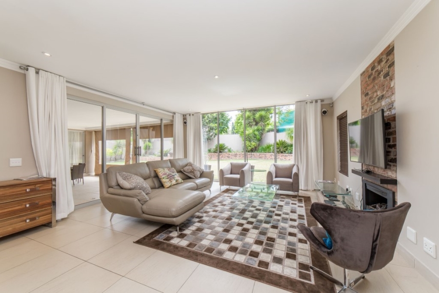 To Let 4 Bedroom Property for Rent in Bryanston Gauteng