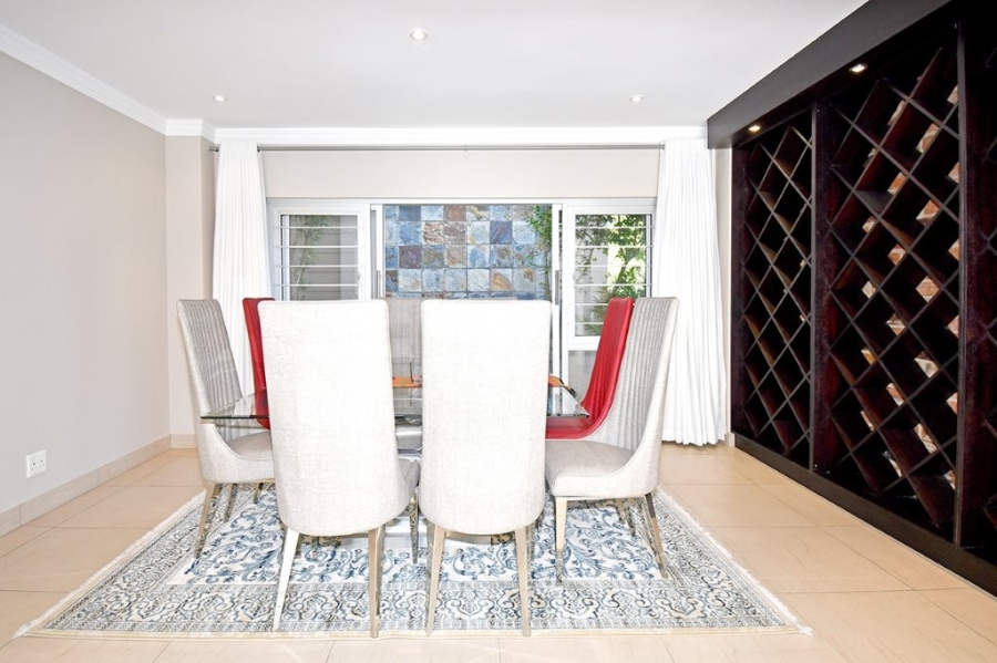 To Let 4 Bedroom Property for Rent in Bryanston Gauteng