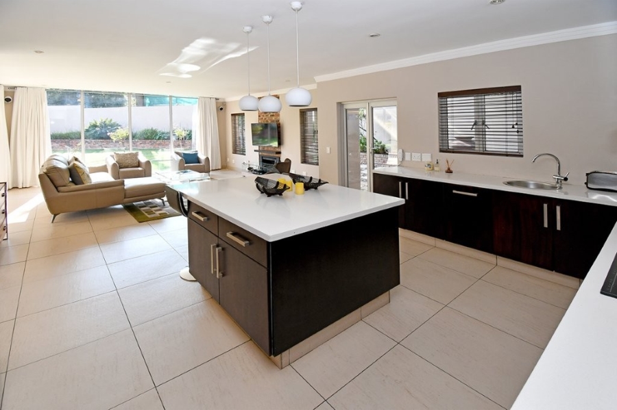 To Let 4 Bedroom Property for Rent in Bryanston Gauteng