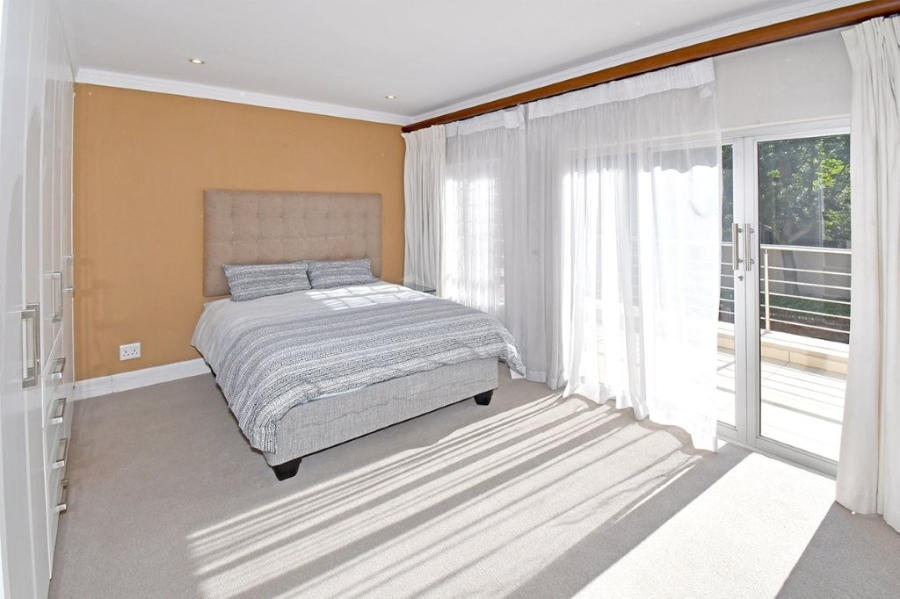 To Let 4 Bedroom Property for Rent in Bryanston Gauteng
