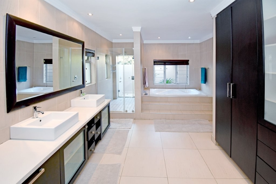 To Let 4 Bedroom Property for Rent in Bryanston Gauteng