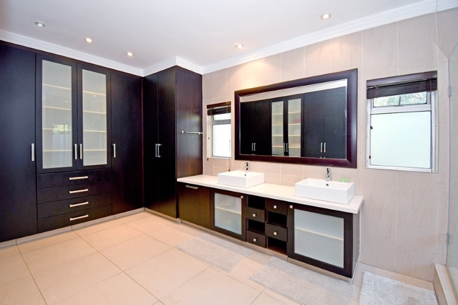 To Let 4 Bedroom Property for Rent in Bryanston Gauteng