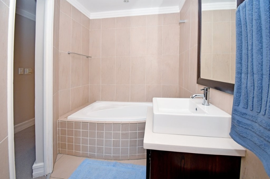 To Let 4 Bedroom Property for Rent in Bryanston Gauteng
