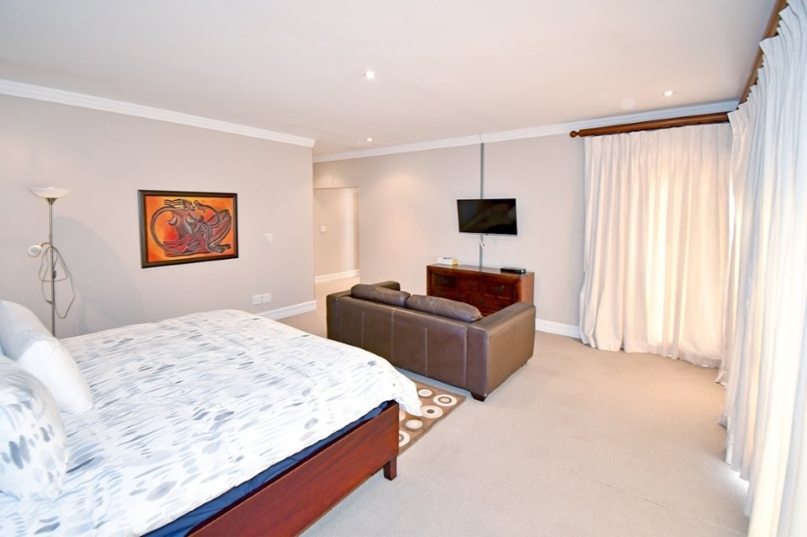 To Let 4 Bedroom Property for Rent in Bryanston Gauteng
