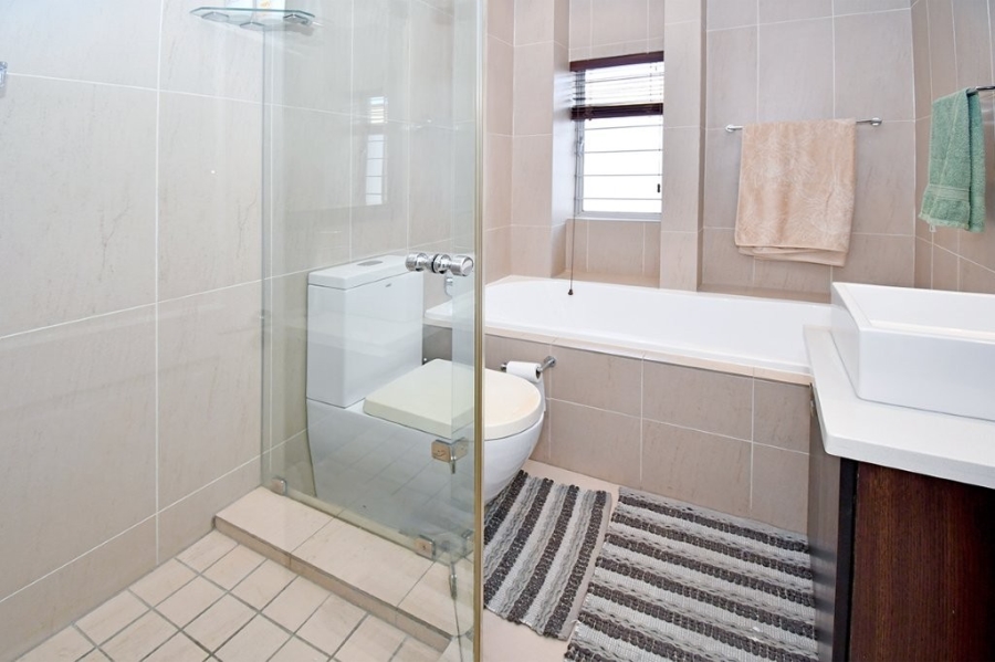 To Let 4 Bedroom Property for Rent in Bryanston Gauteng