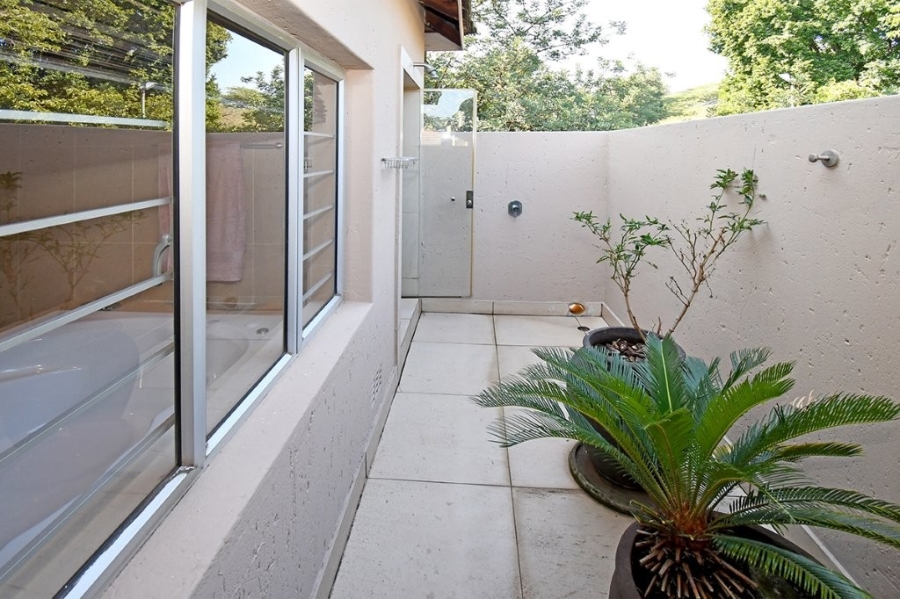 To Let 4 Bedroom Property for Rent in Bryanston Gauteng