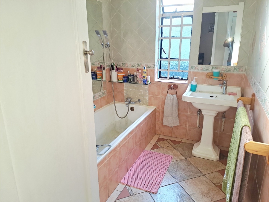 3 Bedroom Property for Sale in Orange Grove Gauteng