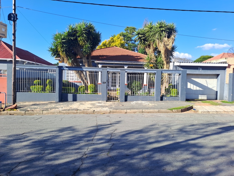 3 Bedroom Property for Sale in Orange Grove Gauteng