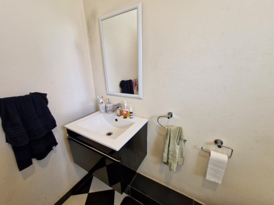 To Let 1 Bedroom Property for Rent in Rosebank Gauteng