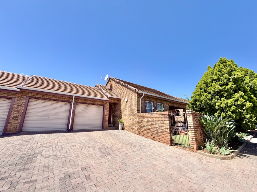 3 Bedroom Property for Sale in Amberfield Gauteng