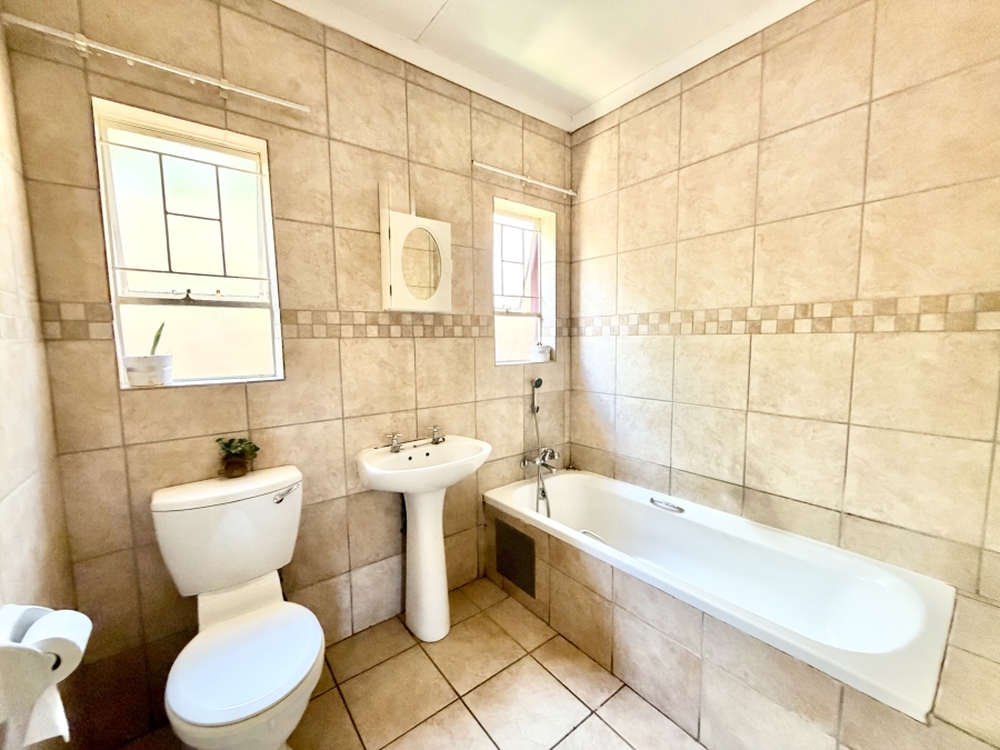 3 Bedroom Property for Sale in Amberfield Gauteng
