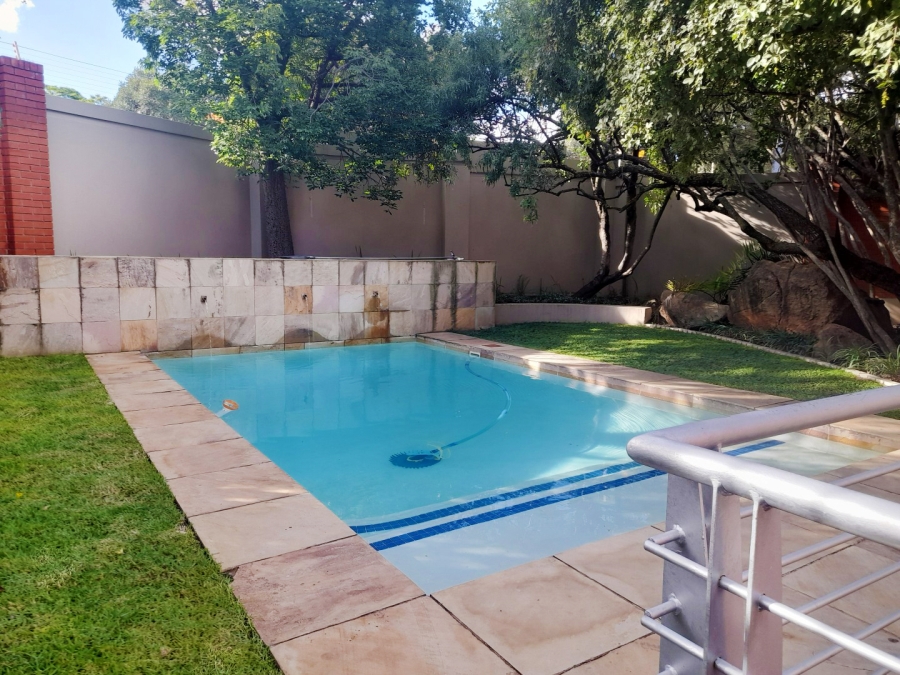 To Let 2 Bedroom Property for Rent in Lonehill Gauteng